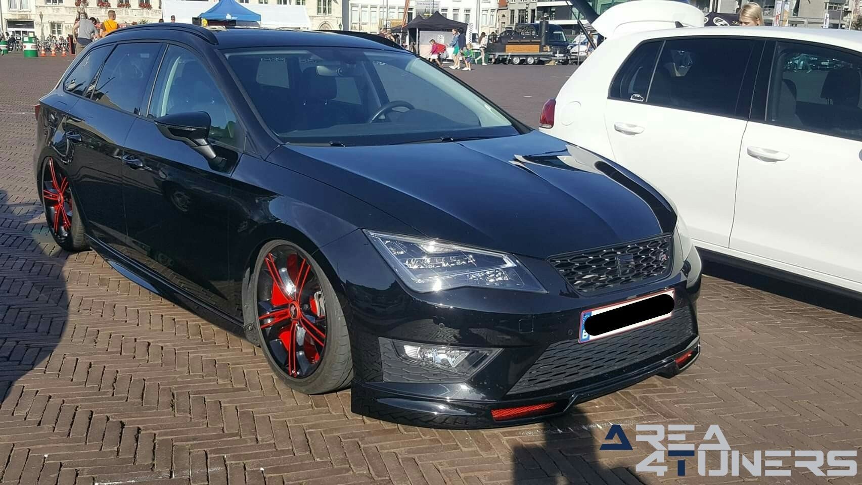 Election Day
Imagen del reportaje de la revista Tuning Area4tuners.es, de la concentración de coches Tuning del año 2018 en Saint Nikklas Bélgica