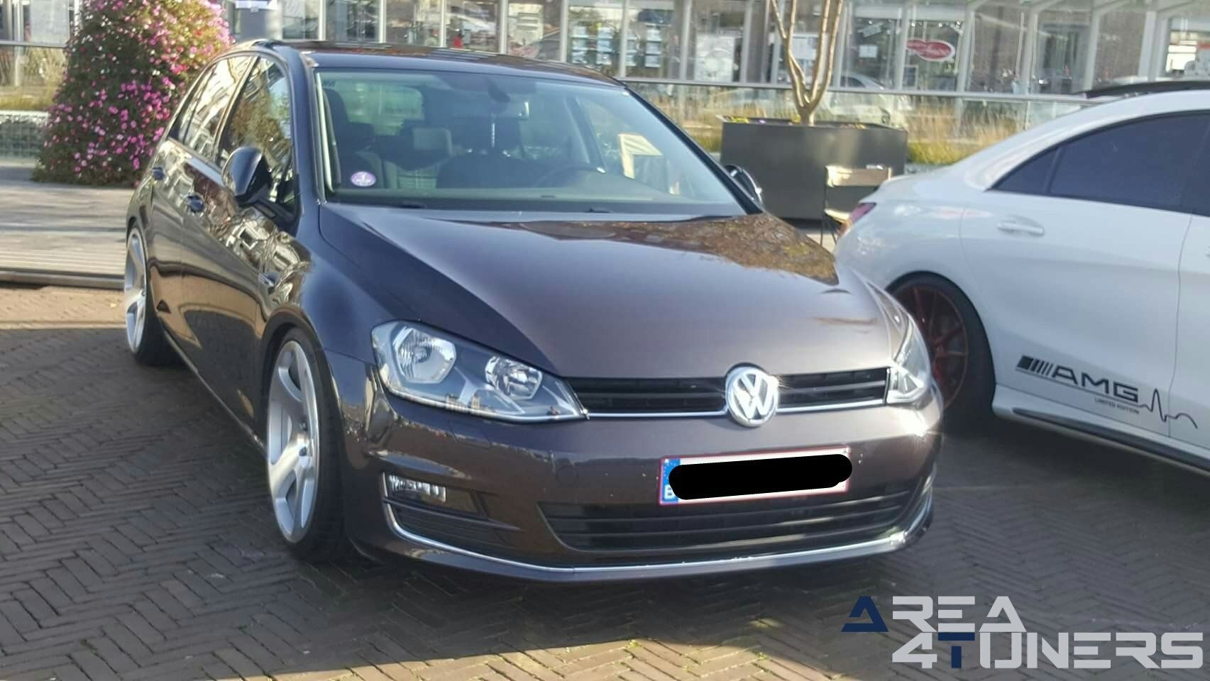 Election Day
Imagen del reportaje de la revista Tuning Area4tuners.es, de la concentración de coches Tuning del año 2018 en Saint Nikklas Bélgica