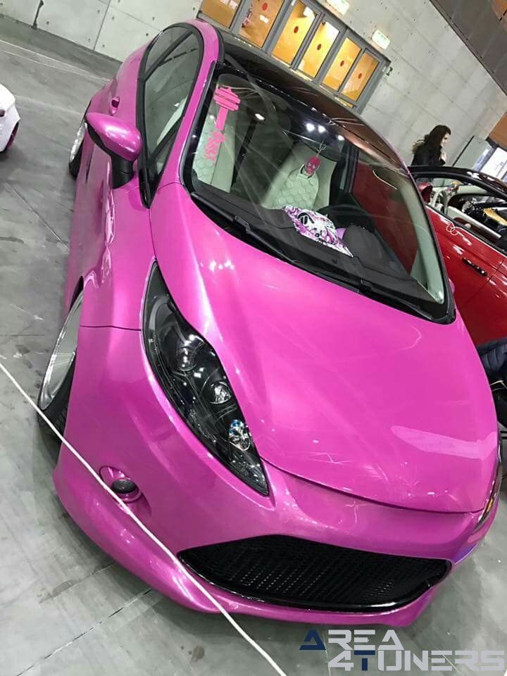 Expo Tuning Torino 2017
Imagen del reportaje de la revista Tuning Area4tuners.es, de la concentración de coches Tuning del año 2017 en Turín Italia