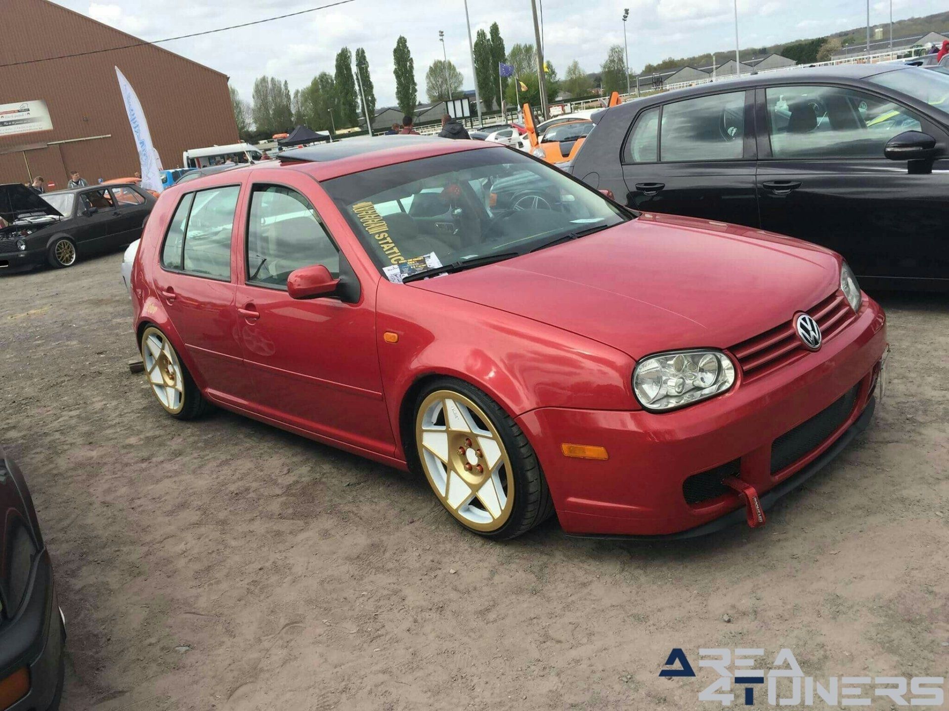 Angel'One Day 5
Imagen del reportaje de la revista Tuning Area4tuners.es, de la concentración de coches Tuning del año 2017 en Ghlin Bélgica