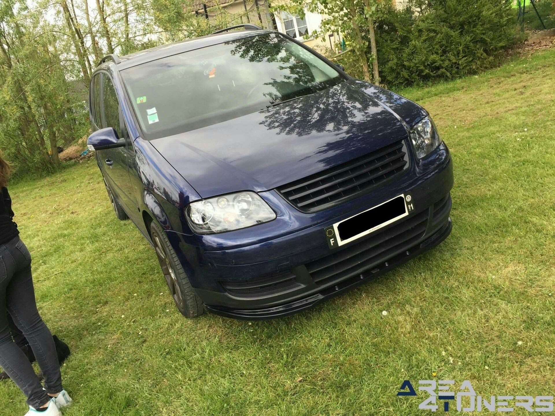Meeting Underground Team 2017
Imagen del reportaje de la revista Tuning Area4tuners.es, de la concentración de coches Tuning del año 2017 en Villeselve Francia