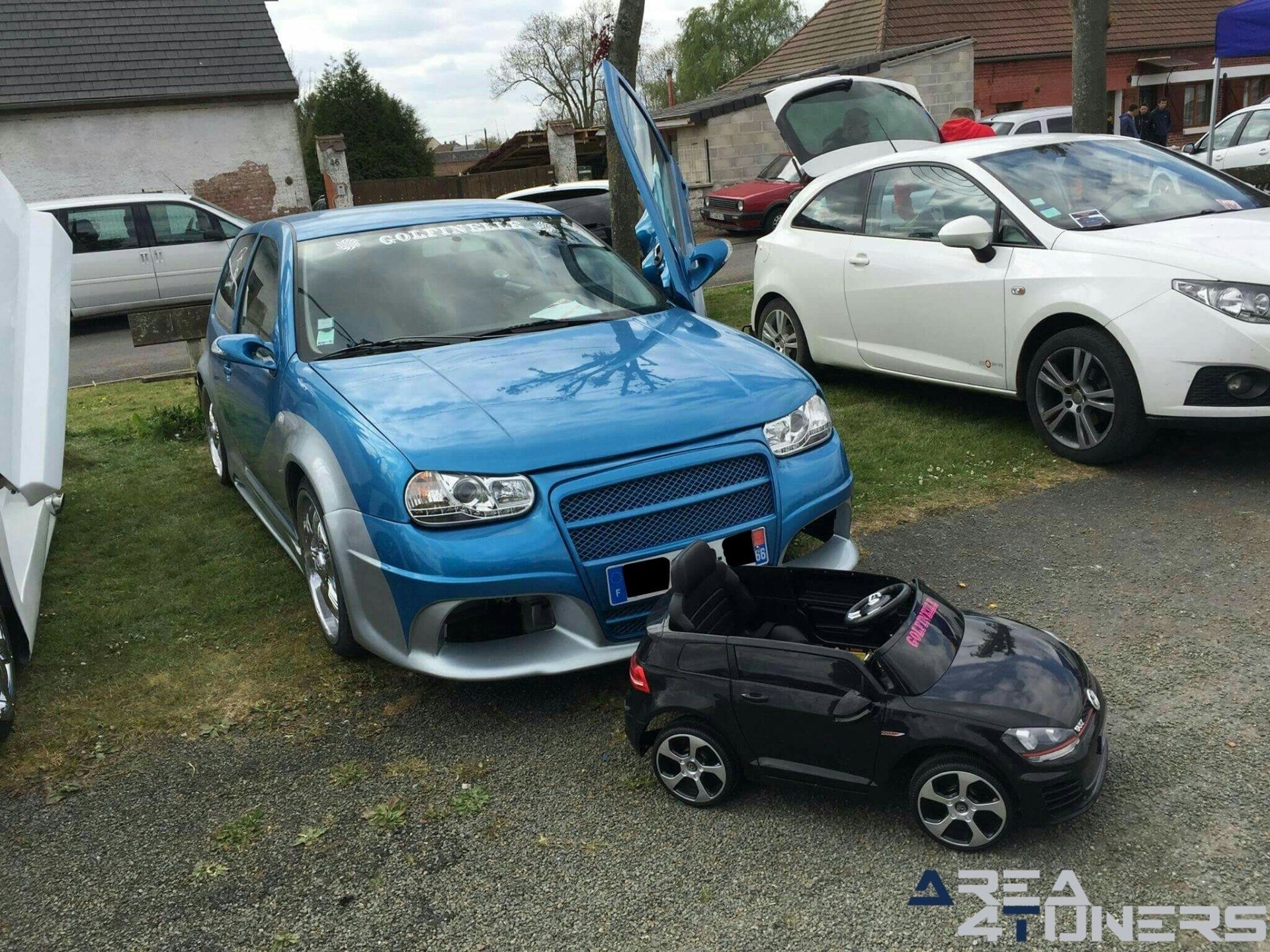 Meeting Underground Team 2017
Imagen del reportaje de la revista Tuning Area4tuners.es, de la concentración de coches Tuning del año 2017 en Villeselve Francia