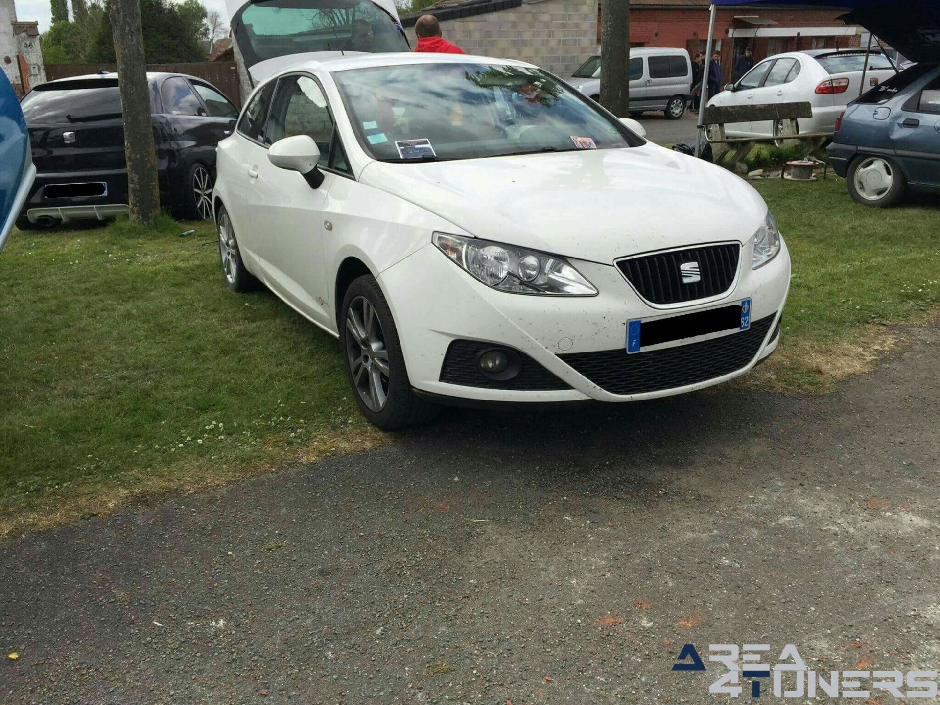 Meeting Underground Team 2017
Imagen del reportaje de la revista Tuning Area4tuners.es, de la concentración de coches Tuning del año 2017 en Villeselve Francia