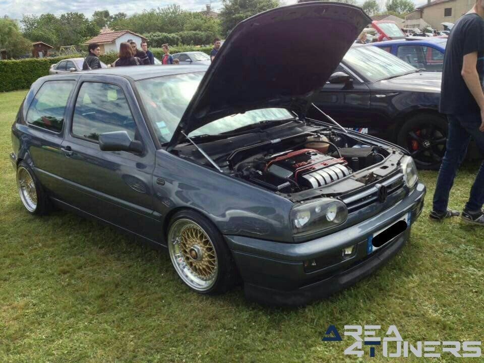 3eme Week End Mechanique
Imagen del reportaje de la revista Tuning Area4tuners.es, de la concentración de coches Tuning del año 2017 en Saint Front De Pradoux Francia