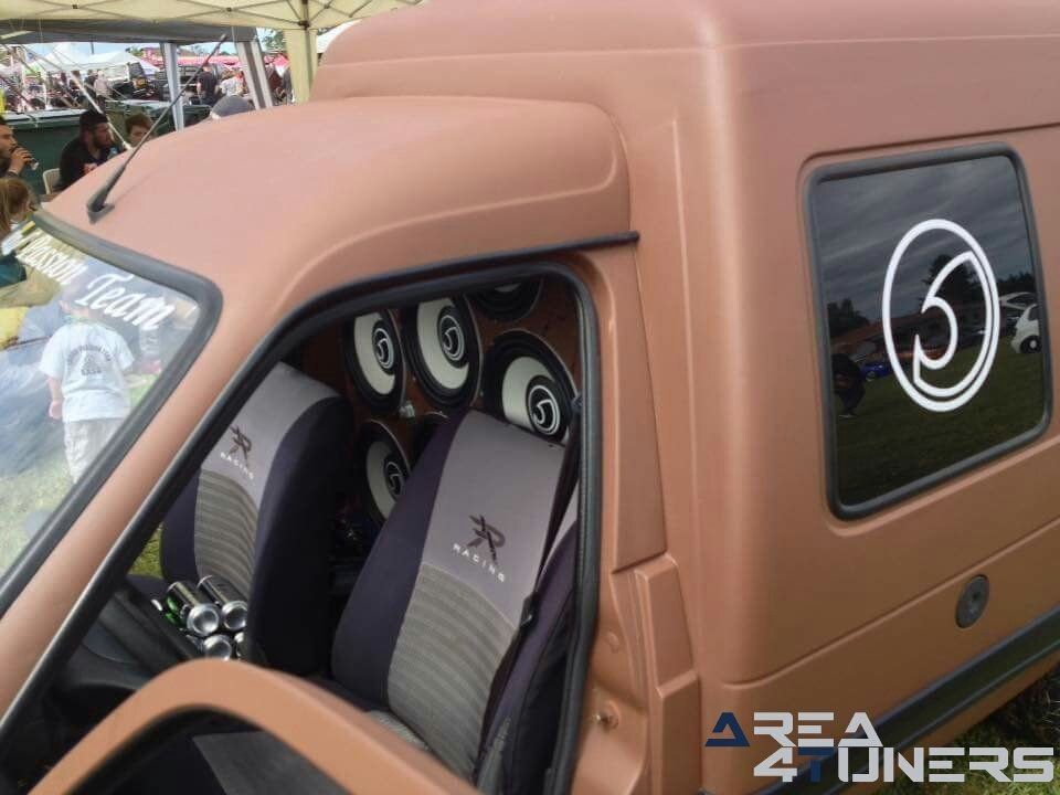 3eme Week End Mechanique
Imagen del reportaje de la revista Tuning Area4tuners.es, de la concentración de coches Tuning del año 2017 en Saint Front De Pradoux Francia