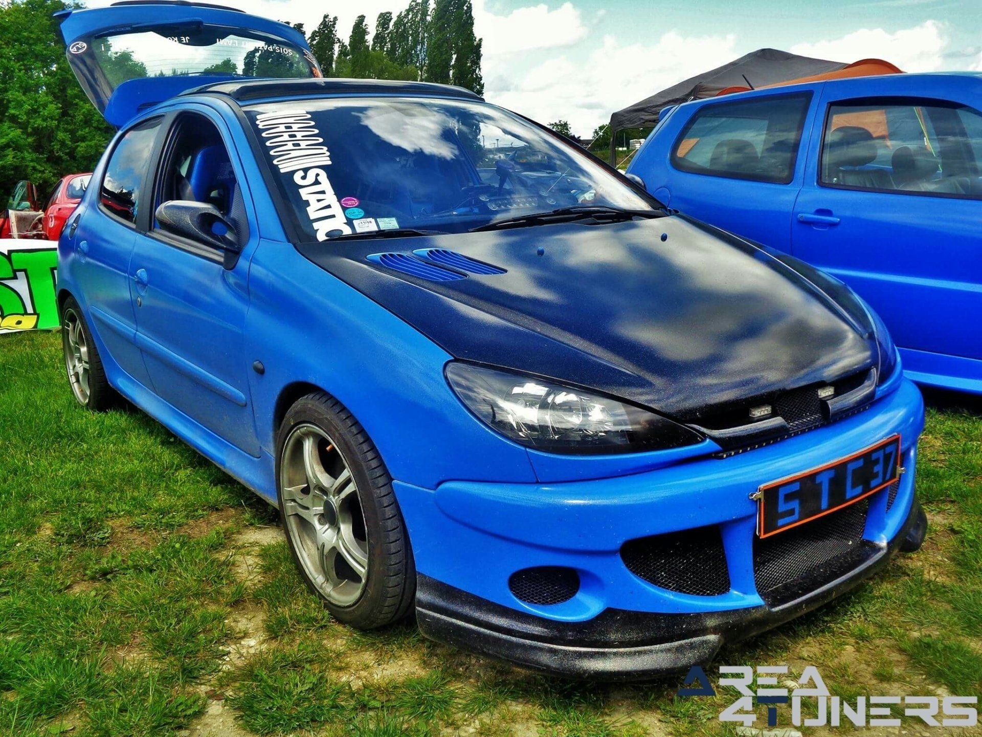 4º Street Tuning Cars 37
Imagen del reportaje de la revista Tuning Area4tuners.es, de la concentración de coches Tuning del año 2017 en Naziere De Touraine Francia