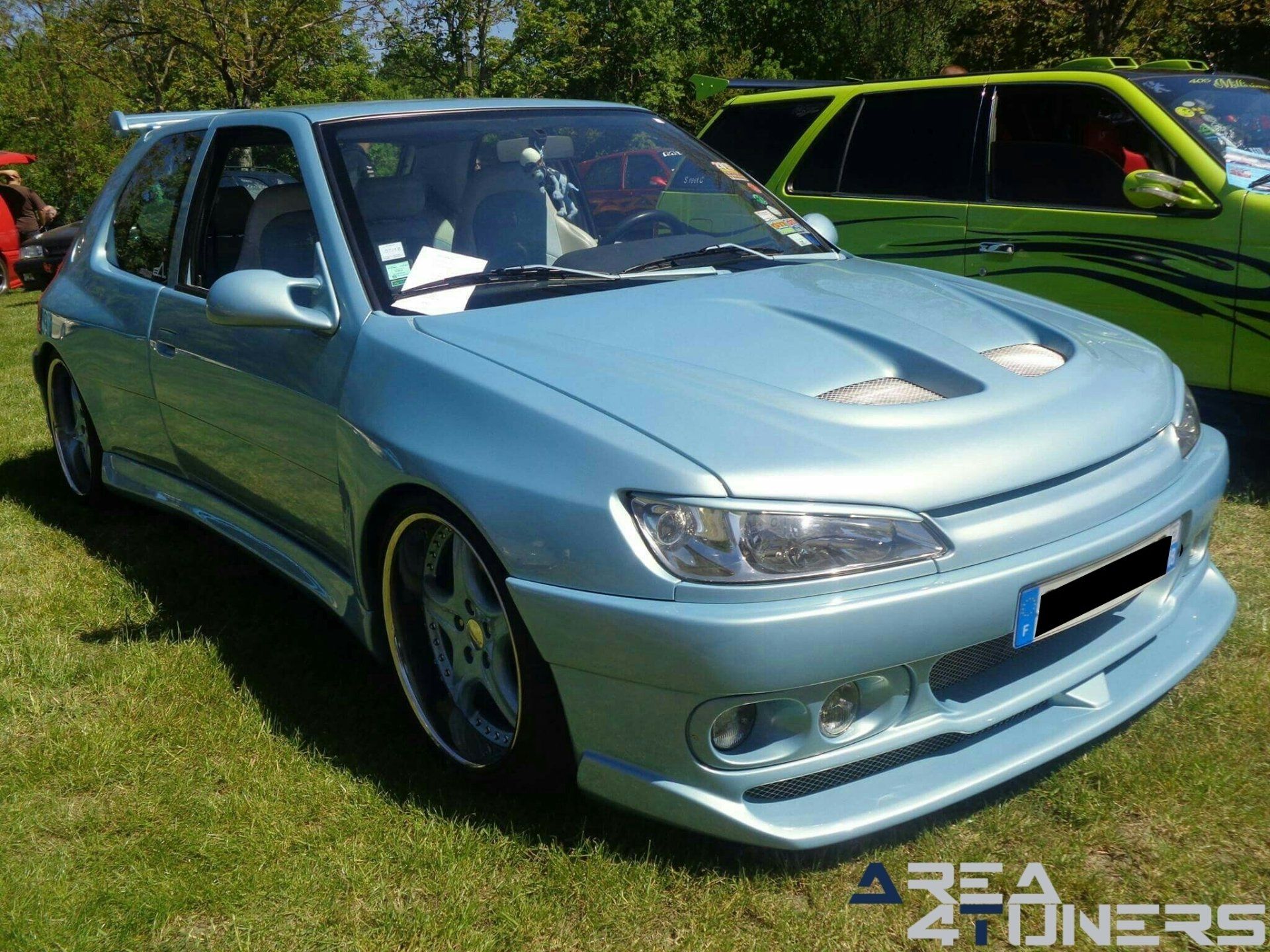 5º Meeting Des Full Tuning Car
Imagen del reportaje de la revista Tuning Area4tuners.es, de la concentración de coches Tuning del año 2017 en Selles Sur Cher Francia