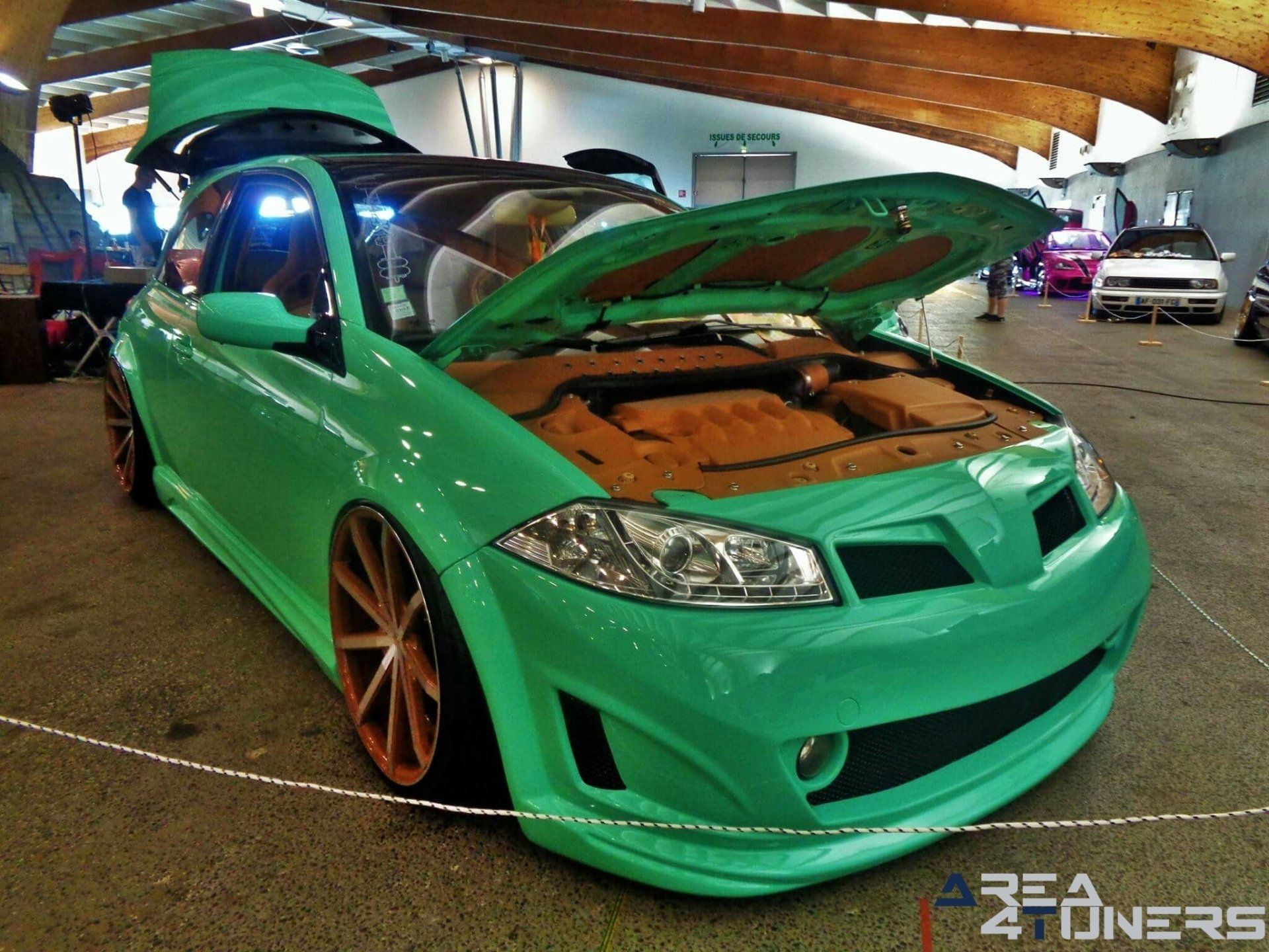 12º Internacional Amnesia Tuning Show
Imagen del reportaje de la revista Tuning Area4tuners.es, de la concentración de coches Tuning del año 2017 en Epinal Francia