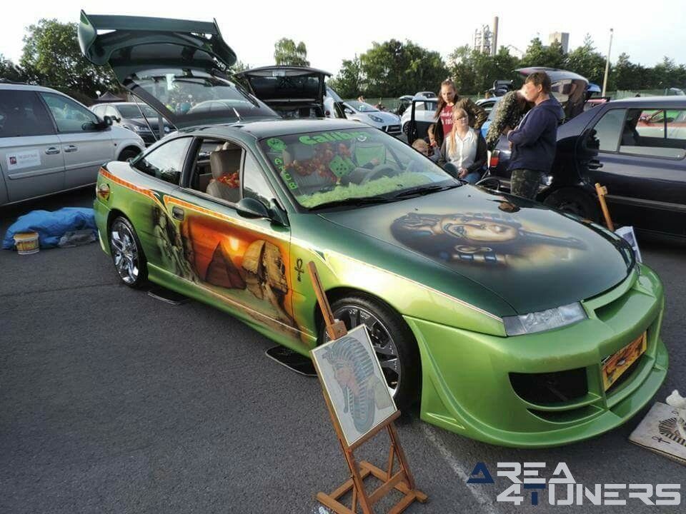 5º Tuning De Nuit Du McFurious Black Night
Imagen del reportaje de la revista Tuning Area4tuners.es, de la concentración de coches Tuning del año 2017 en Gaurain Ramecroix Bélgica