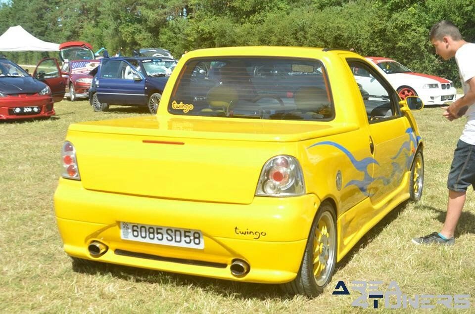 1eme Meeting Du Club Bourbon 974
Imagen del reportaje de la revista Tuning Area4tuners.es, de la concentración de coches Tuning del año 2017 en Viglain Francia