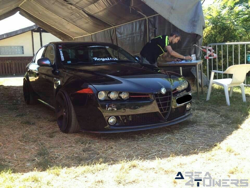 Meeting Carcares
Imagen del reportaje de la revista Tuning Area4tuners.es, de la concentración de coches Tuning del año 2017 en Carcares Francia