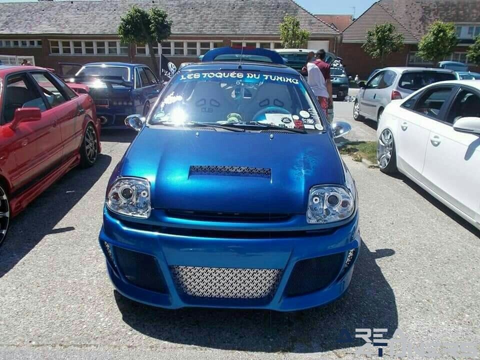 Meeting Tuning Custom Cars Family
Imagen del reportaje de la revista Tuning Area4tuners.es, de la concentración de coches Tuning del año 2017 en Woincourt Francia