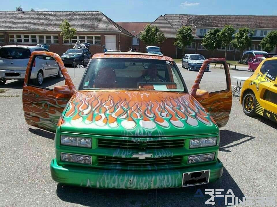 Meeting Tuning Custom Cars Family
Imagen del reportaje de la revista Tuning Area4tuners.es, de la concentración de coches Tuning del año 2017 en Woincourt Francia