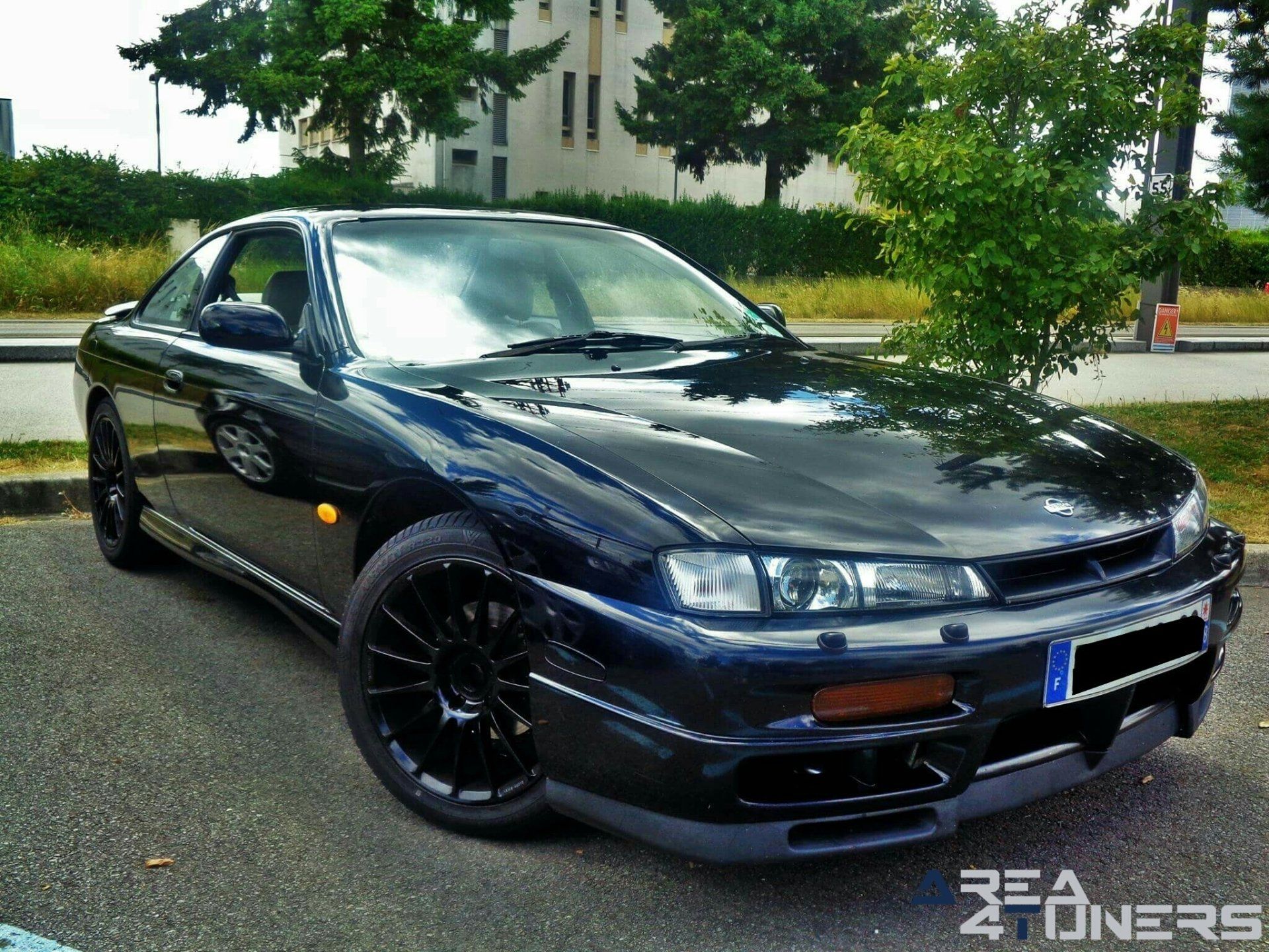 Low Family Garage
Imagen del reportaje de la revista Tuning Area4tuners.es, de la concentración de coches Tuning del año 2017 en París Francia