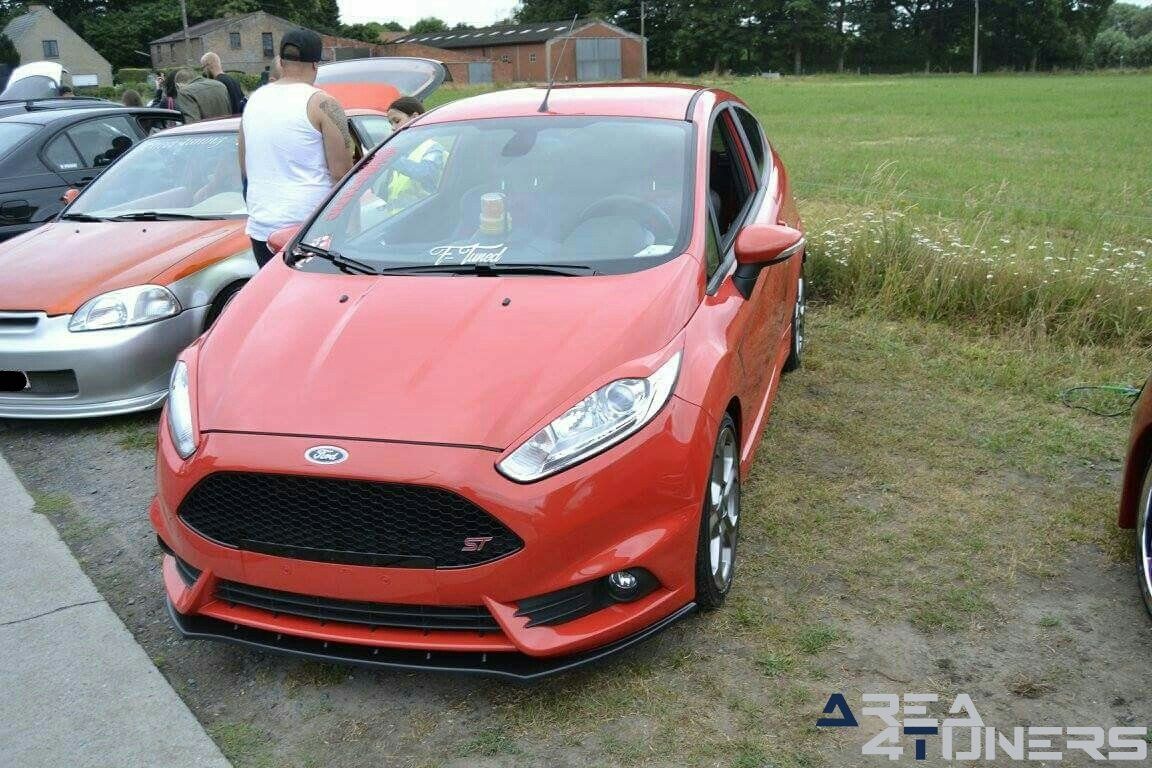 2de Night Meet 15 Malle Malehoek
Imagen del reportaje de la revista Tuning Area4tuners.es, de la concentración de coches Tuning del año 2017 en Brujas, Bélgica