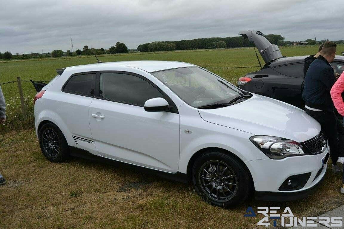 2de Night Meet 15 Malle Malehoek
Imagen del reportaje de la revista Tuning Area4tuners.es, de la concentración de coches Tuning del año 2017 en Brujas, Bélgica