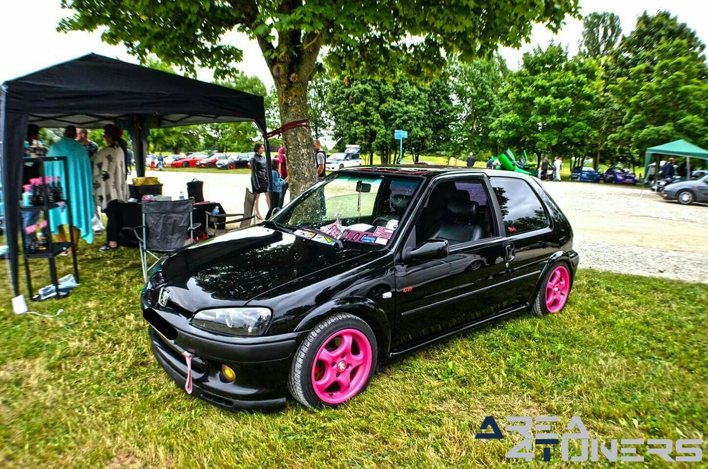 Meeting Tuning Dynamic Dimenssion 10
Imagen del reportaje de la revista Tuning Area4tuners.es, de la concentración de coches Tuning del año 2017 en Dienville Francia