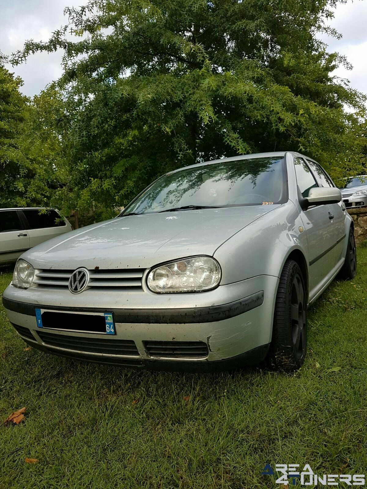 S Custom Family Week
Imagen del reportaje de la revista Tuning Area4tuners.es, de la concentración de coches Tuning del año 2017 en Poyanne Francia