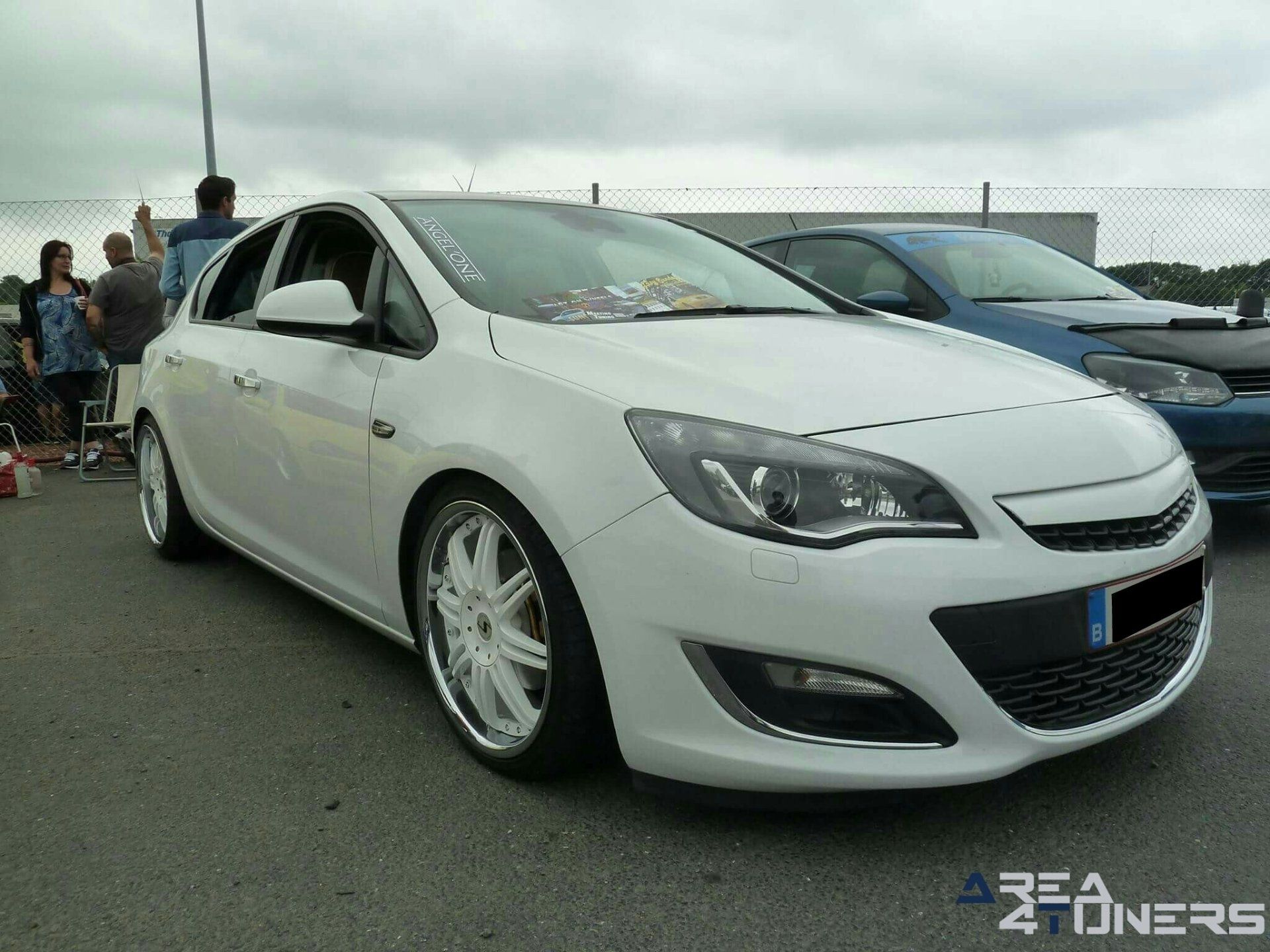 Meeting Full Concept Car 2017
Imagen del reportaje de la revista Tuning Area4tuners.es, de la concentración de coches Tuning del año 2017 en Houdeng-Goegnies Bélgica