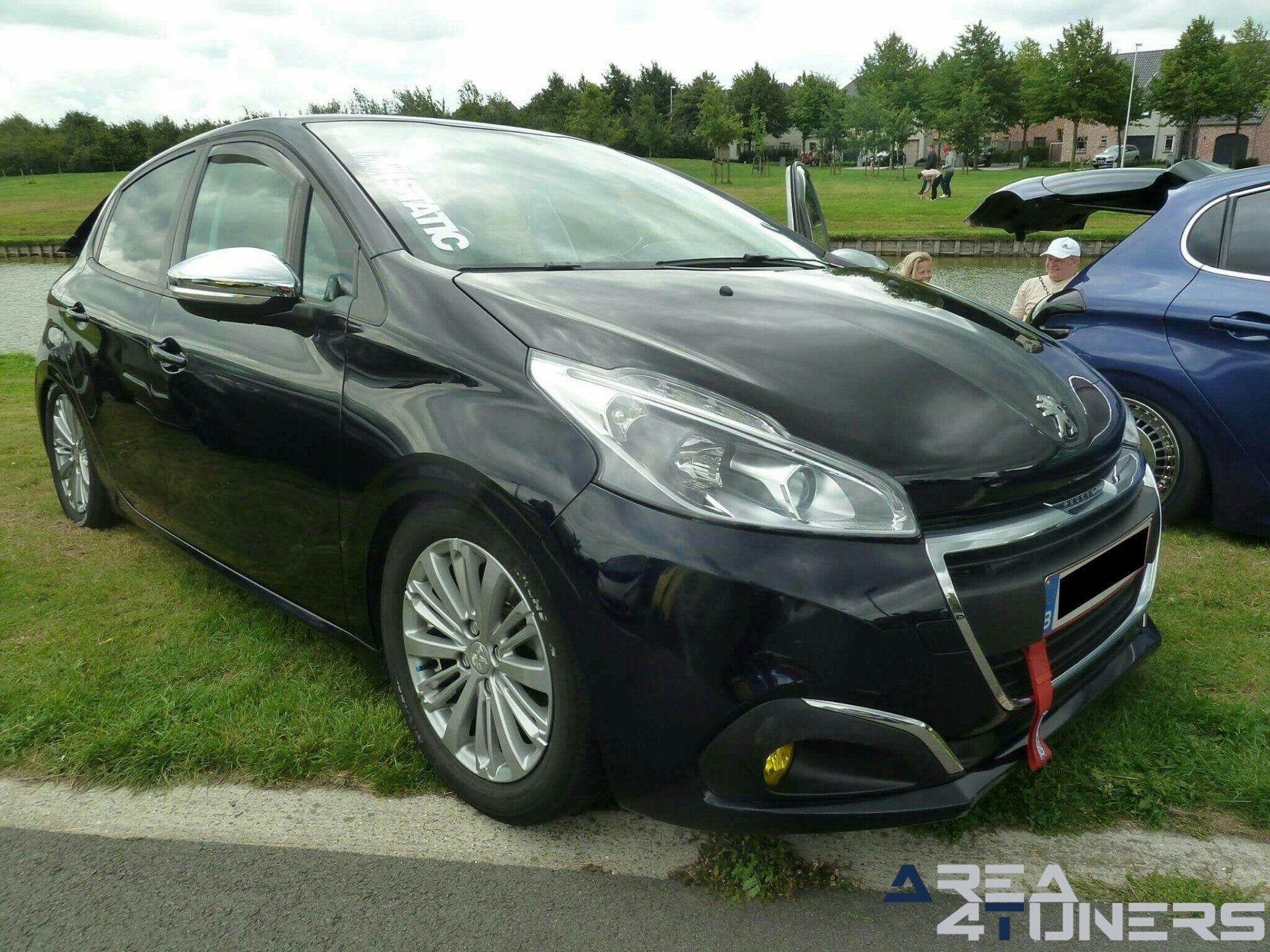 Meeting Lazy Sunday 2k17
Imagen del reportaje de la revista Tuning Area4tuners.es, de la concentración de coches Tuning del año 2017 en Jabbeke Bélgica