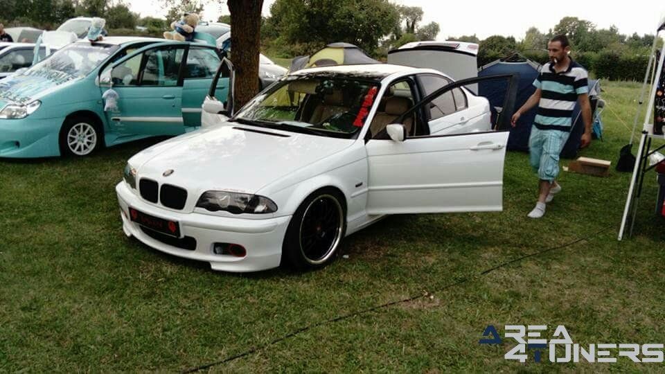 Meeting Tuning Tantpassion
Imagen del reportaje de la revista Tuning Area4tuners.es, de la concentración de coches Tuning del año 2017 en Louviers Francia