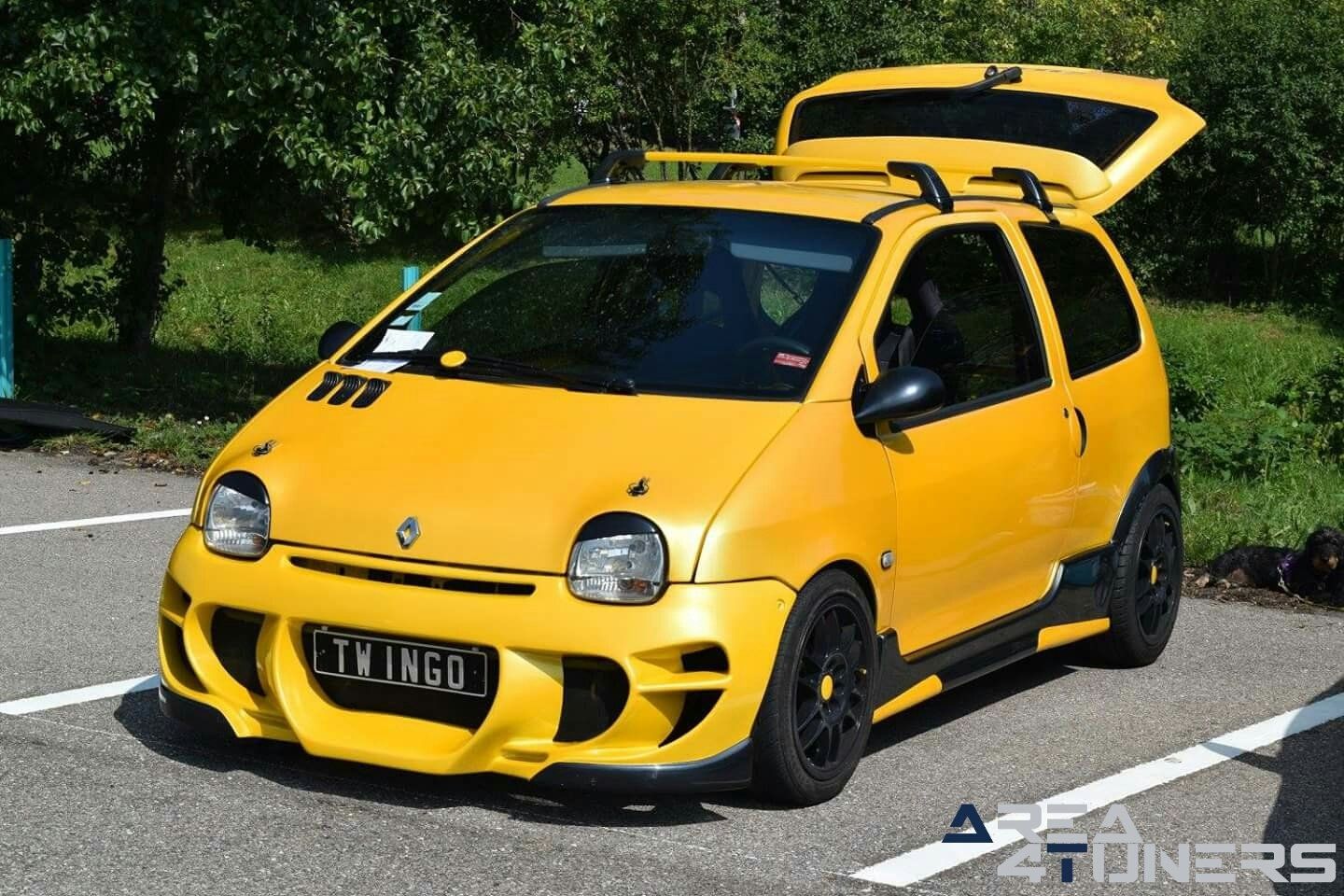 Max Show Mecanique 2017
Imagen del reportaje de la revista Tuning Area4tuners.es, de la concentración de coches Tuning del año 2017 en Nancy Francia