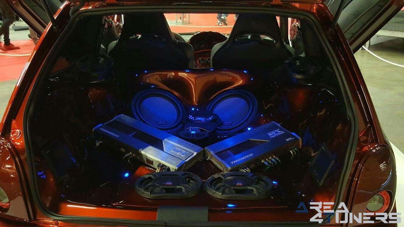 100% Tuning Fest
Imagen del reportaje de la revista Tuning Area4tuners.es, de la concentración de coches Tuning del año 2017 en Rotterdam Holanda