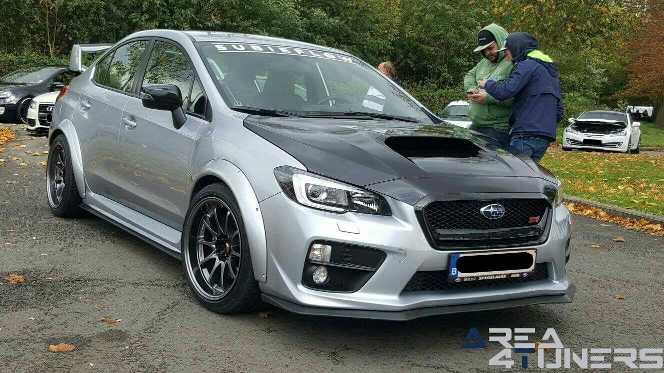 Hoop & Drop
Imagen del reportaje de la revista Tuning Area4tuners.es, de la concentración de coches Tuning del año 2017 en Aalter Bélgica