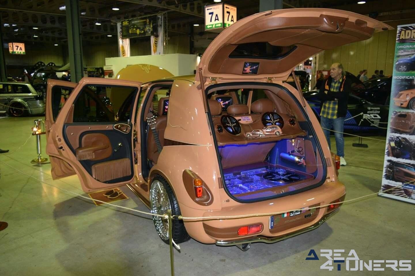 20th Internacional Motor Show
Imagen del reportaje de la revista Tuning Area4tuners.es, de la concentración de coches Tuning del año 2017 en Luxemburgo