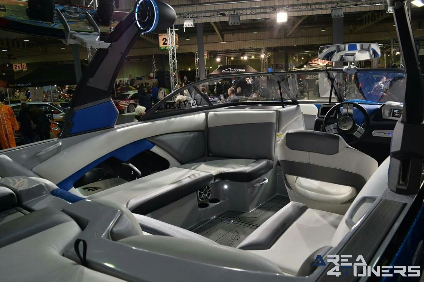 20th Internacional Motor Show
Imagen del reportaje de la revista Tuning Area4tuners.es, de la concentración de coches Tuning del año 2017 en Luxemburgo