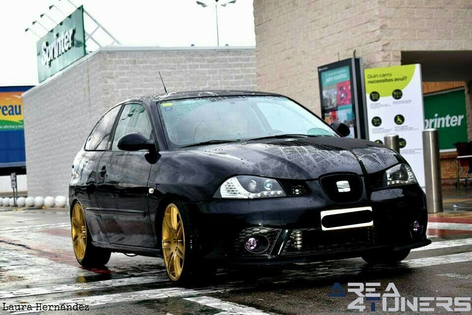 1ª Kdd Vip Tuning Club
Imagen del reportaje revista Tuning Area4tuners.es, concentración de coches Tuning del año 2017 en Tarragona, España