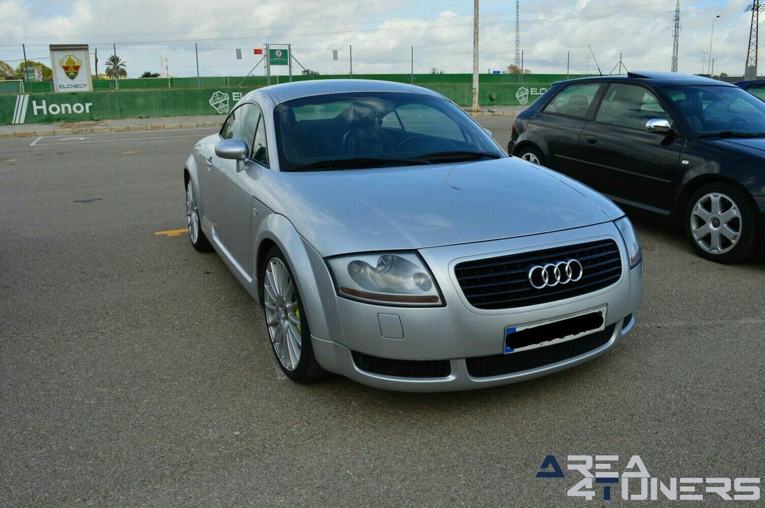 1er German Meet
Imagen del reportaje revista Tuning Area4tuners.es, concentración de coches Tuning del año 2017 en Elche, Alicante, España