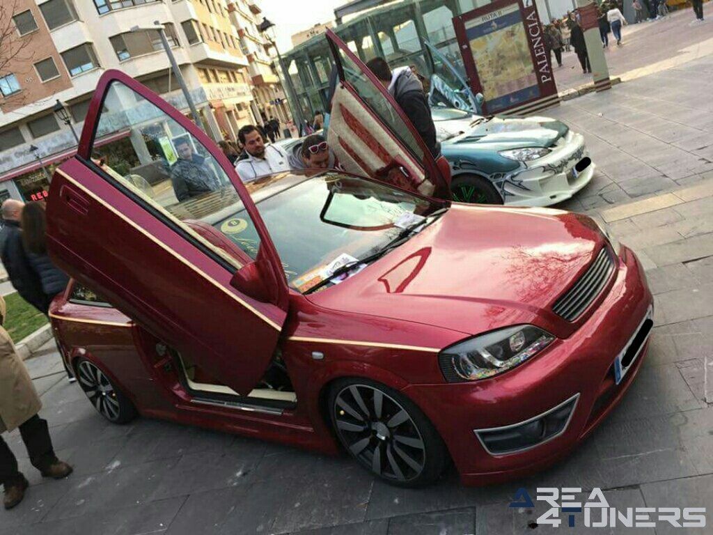 1ª Kdd Tuning Palencia Abierta
Imagen del reportaje revista Tuning Area4tuners.es, concentración de coches Tuning del año 2017 en Palencia capital, España