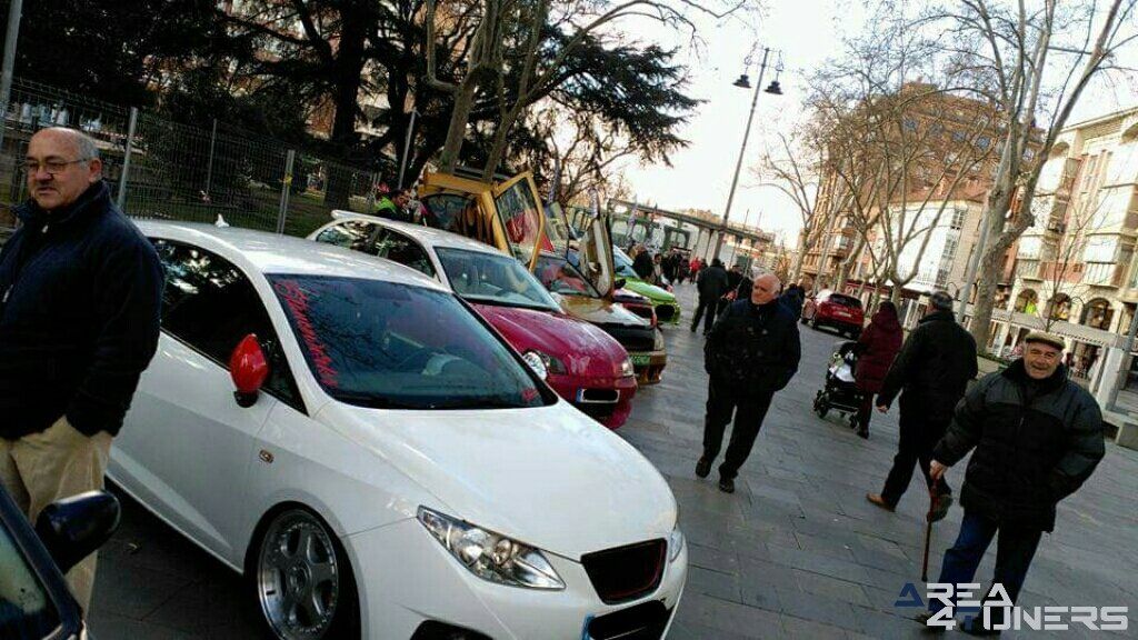 1ª Kdd Tuning Palencia Abierta
Imagen del reportaje revista Tuning Area4tuners.es, concentración de coches Tuning del año 2017 en Palencia capital, España