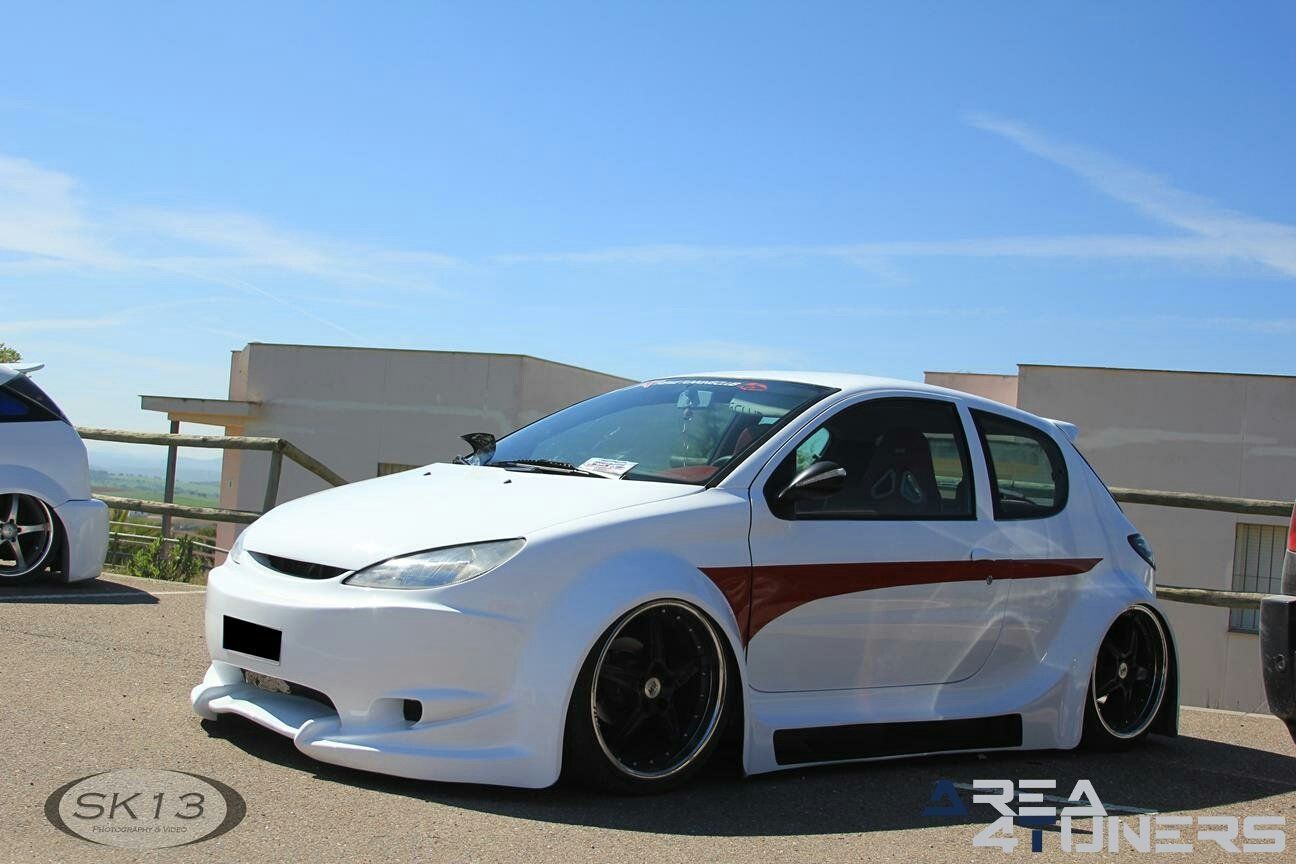 9ª Concentración Tuning Azuaga
Imagen del reportaje revista Tuning Area4tuners.es, concentración de coches Tuning del año 2017 en Azuaga, Badajoz, España