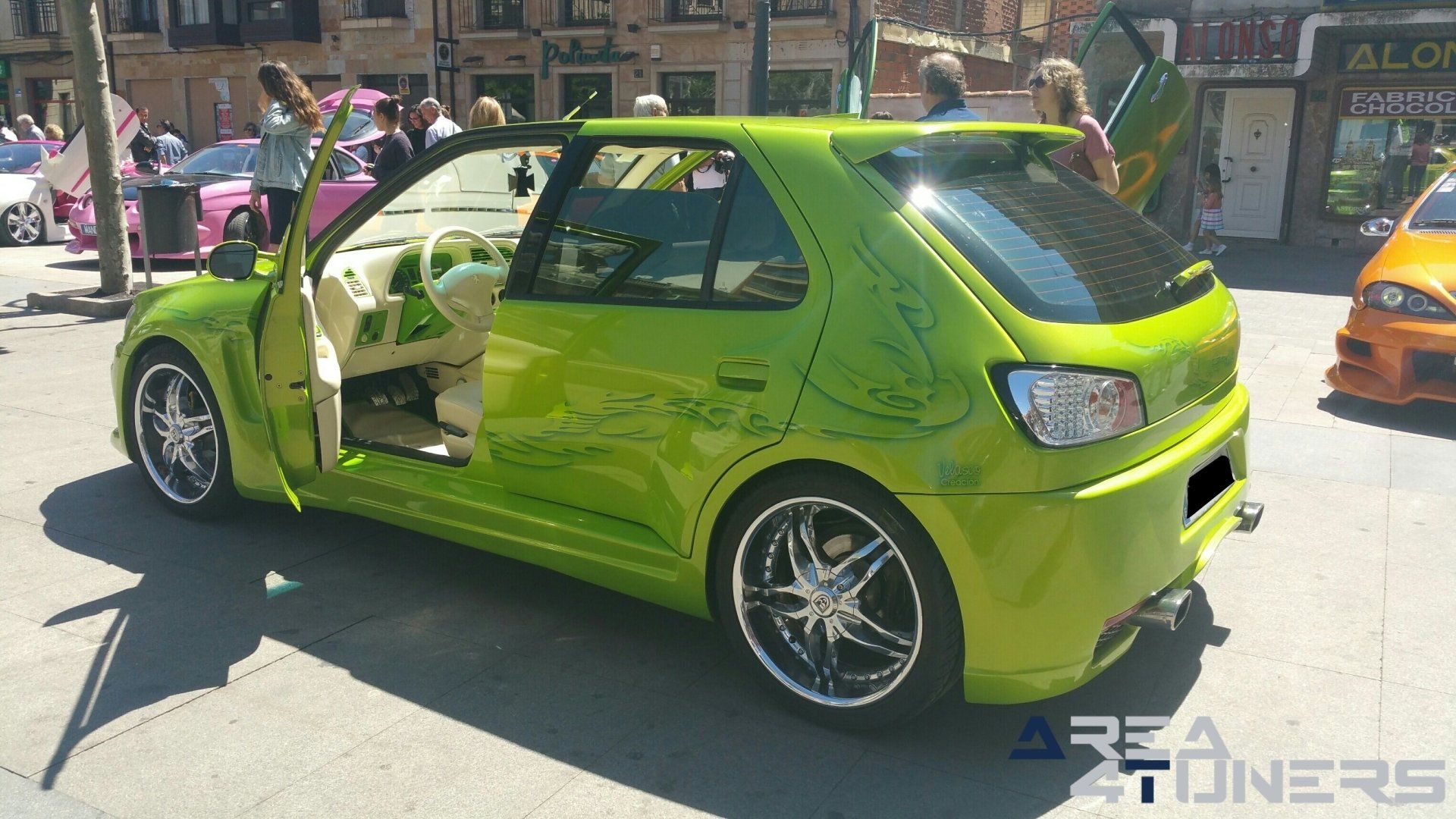 Expotuning Santo Toribio
Imagen del reportaje revista Tuning Area4tuners.es, concentración de coches Tuning del año 2017 en Astorga, León, España