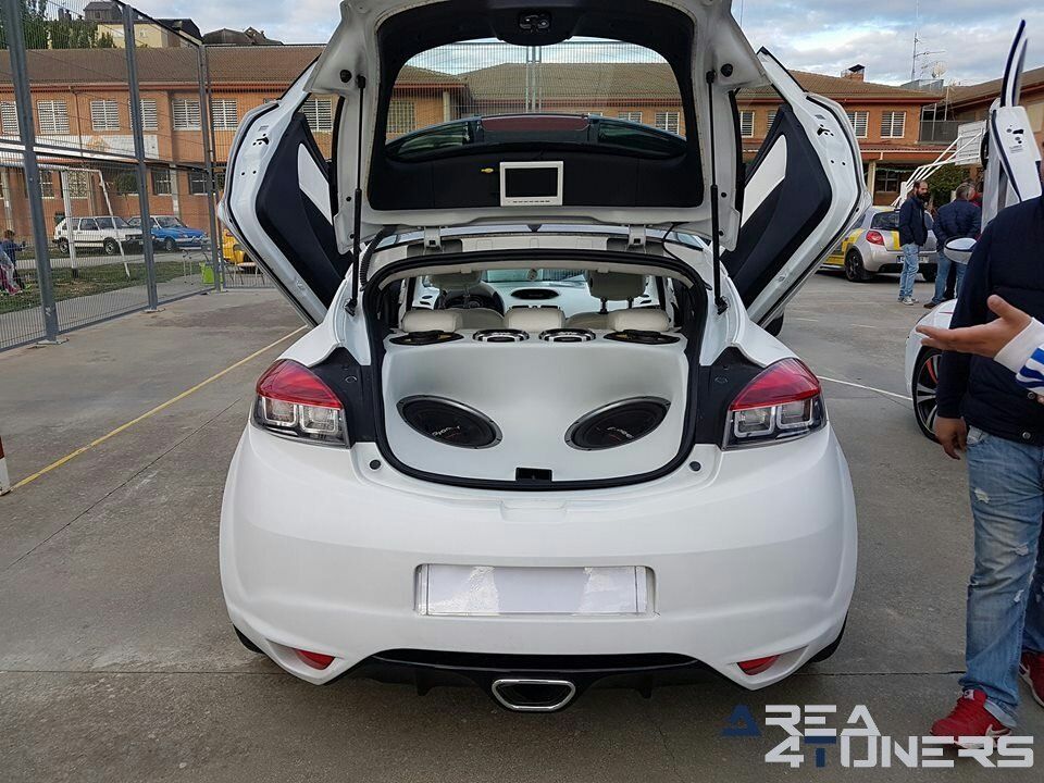 2º Motorshow Tembleque
Imagen del reportaje revista Tuning Area4tuners.es, concentración de coches Tuning del año 2017 en Tembleque, Toledo, España