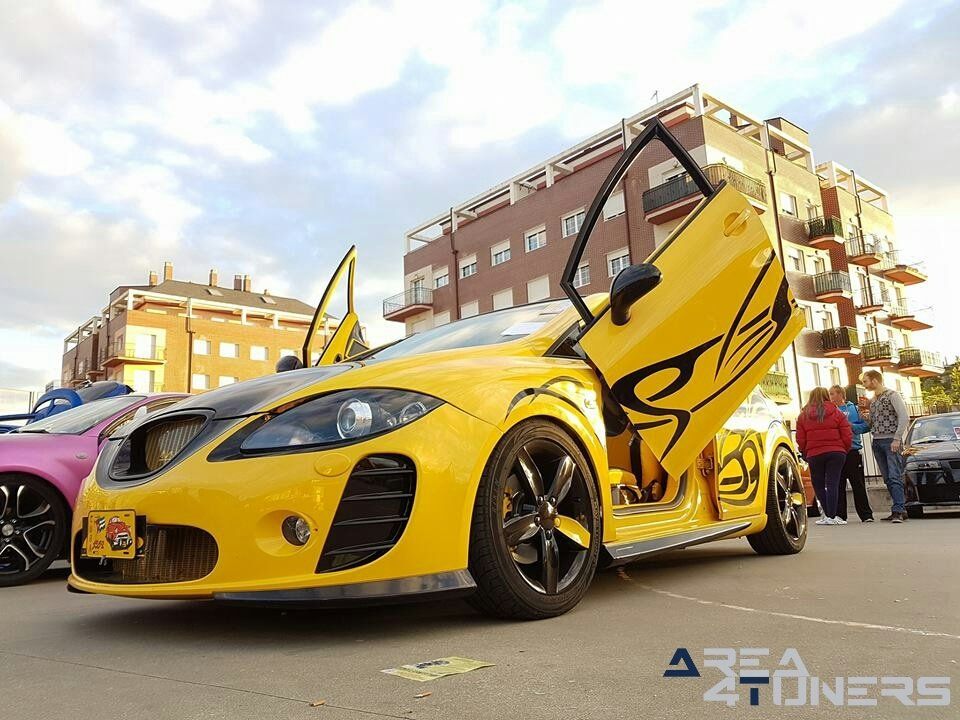 Expo Tuning Don Bosco
Imagen del reportaje revista Tuning Area4tuners.es, concentración de coches Tuning del año 2017 en Villamuriel De Cerrato, Palencia, España