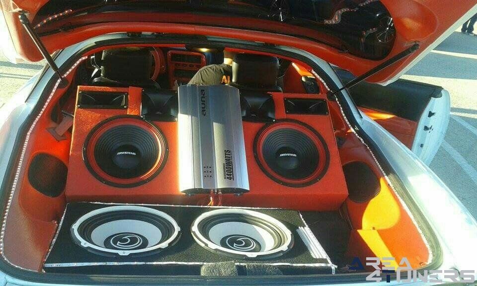 Motor Show Benéfico Elche
Imagen del reportaje revista Tuning Area4tuners.es, concentración de coches Tuning del año 2017 en Elche, Alicante, España