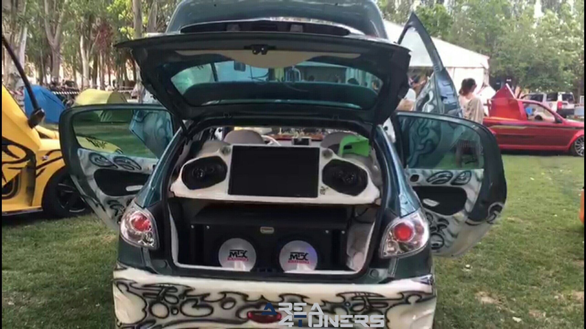 5ª Concentración Tuning Y Clásicos Santovenia
Imagen del reportaje revista Tuning Area4tuners.es, concentración de coches Tuning del año 2017 en Santovenia Del Pisuerga, Valladolid, España