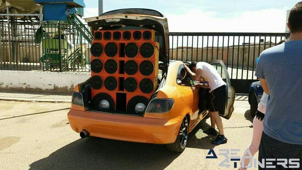 6ª Concentración Tuning Internacional Torremejía
Imagen del reportaje revista Tuning Area4tuners.es, concentración de coches Tuning del año 2017 en Torremejía, Cáceres, España