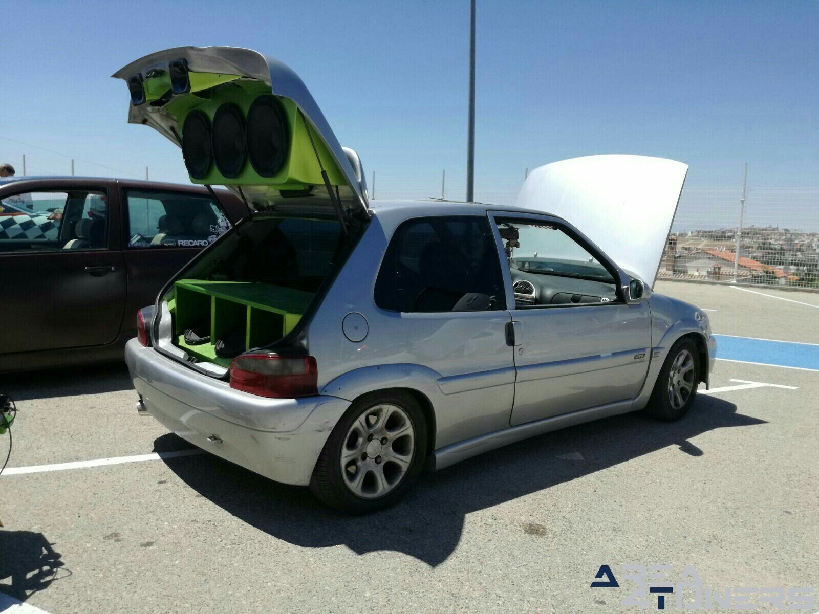10ª Concentración Ciudad De Villacarrillo
Imagen del reportaje revista Tuning Area4tuners.es, concentración de coches Tuning del año 2017 en Villacarrillo, Jaén, España