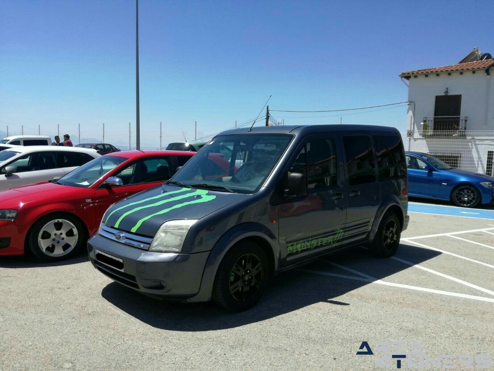10ª Concentración Ciudad De Villacarrillo
Imagen del reportaje revista Tuning Area4tuners.es, concentración de coches Tuning del año 2017 en Villacarrillo, Jaén, España