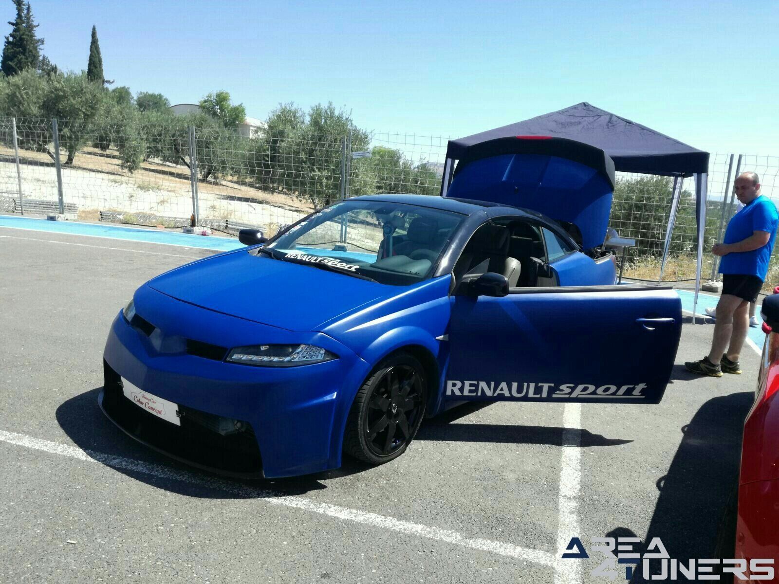 10ª Concentración Ciudad De Villacarrillo
Imagen del reportaje revista Tuning Area4tuners.es, concentración de coches Tuning del año 2017 en Villacarrillo, Jaén, España