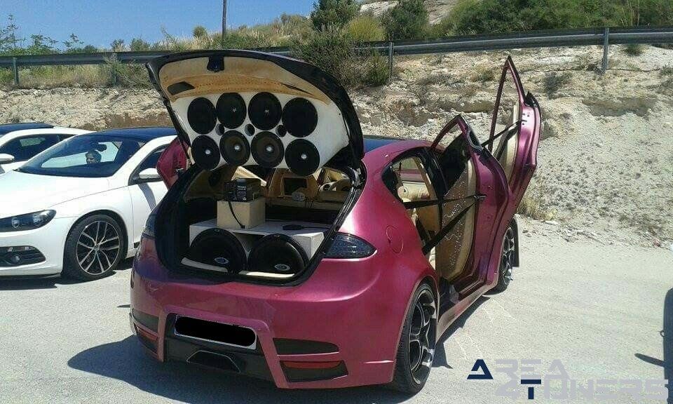 6º Motor Show Villa De Petrer
Imagen del reportaje revista Tuning Area4tuners.es, concentración de coches Tuning del año 2017 en Petrer, Alicante, España