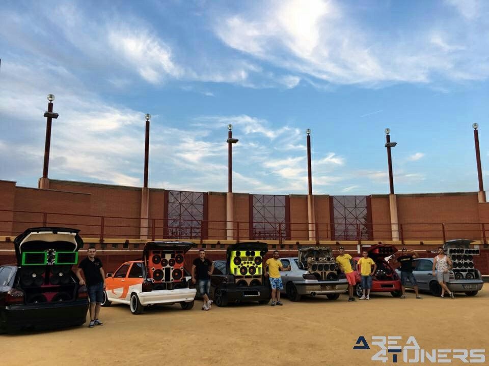 2ª Concentración Pistones Endemoniados
Imagen del reportaje revista Tuning Area4tuners.es, concentración de coches Tuning del año 2017 en Miguelturra, Ciudad Real, España