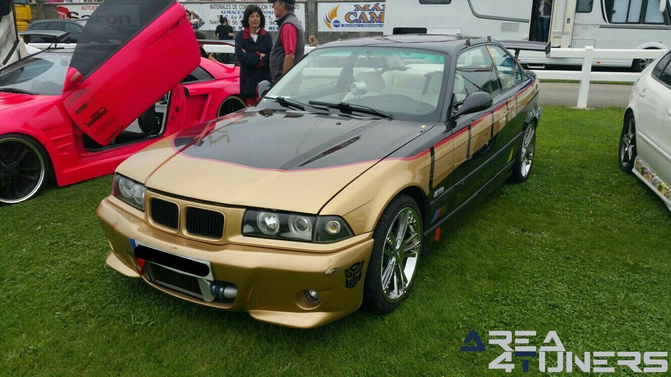 1ª Concentración Crazy Tuning
Imagen del reportaje revista Tuning Area4tuners.es, concentración de coches Tuning del año 2017 en Sarón, Cantabria, España