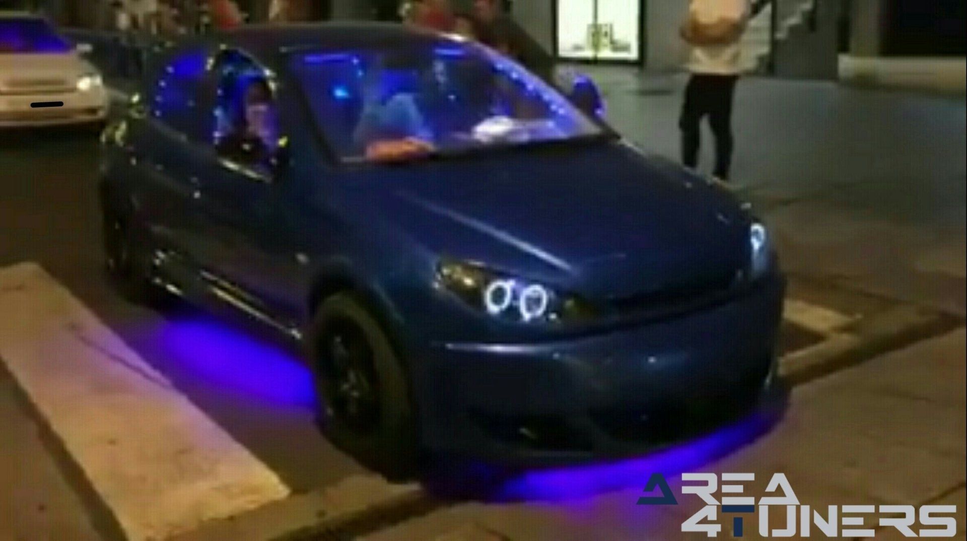 3ª Kdd Ciudad De Palencia
Imagen del reportaje revista Tuning Area4tuners.es, concentración de coches Tuning del año 2017 en Palencia capital, España