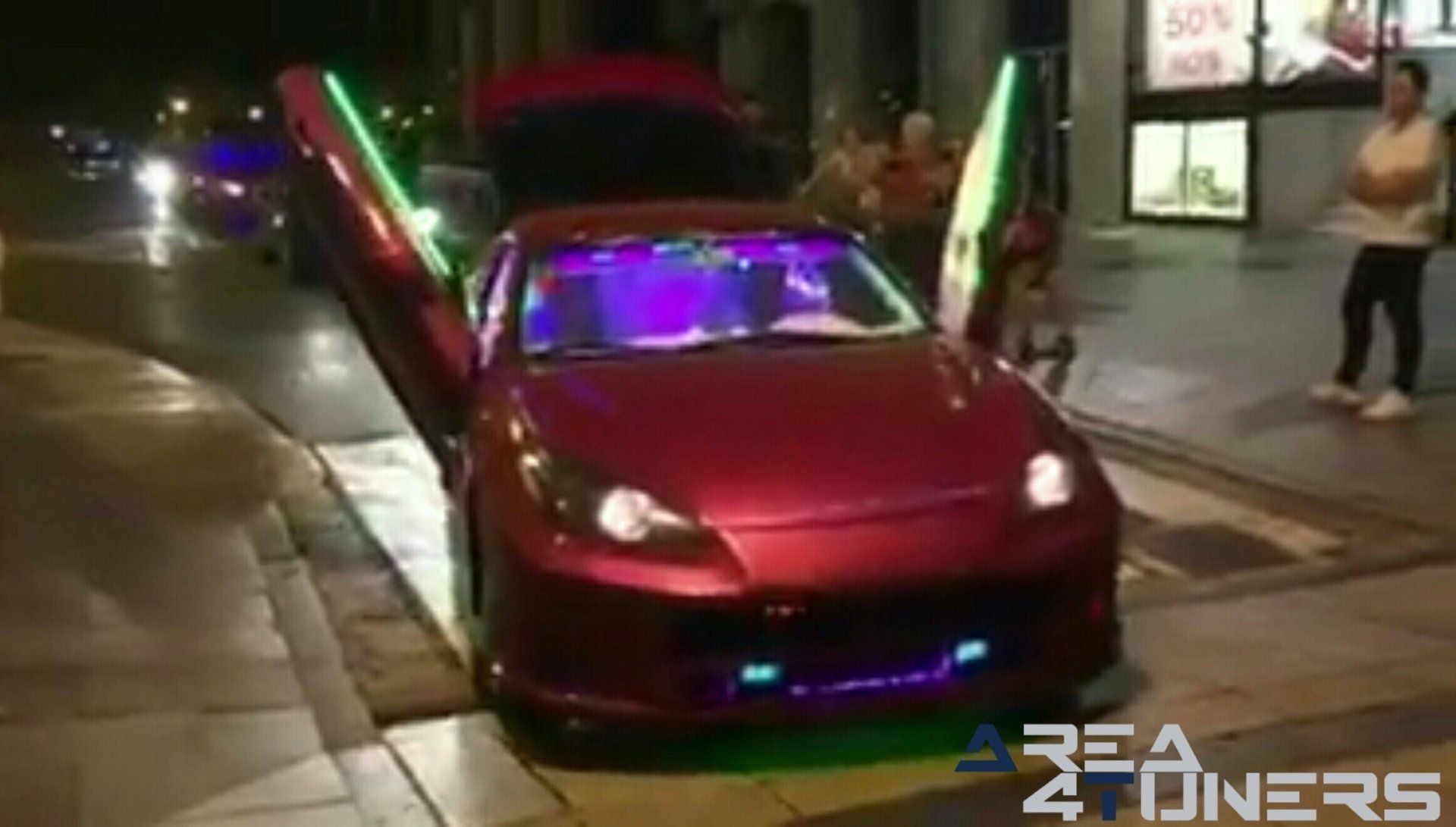 3ª Kdd Ciudad De Palencia
Imagen del reportaje revista Tuning Area4tuners.es, concentración de coches Tuning del año 2017 en Palencia capital, España