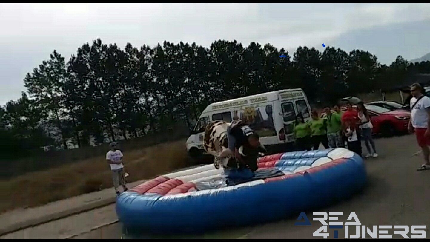 6ª Concentración Tuning Reinosa
Imagen del reportaje revista Tuning Area4tuners.es, concentración de coches Tuning del año 2017 en Reinosa, Cantabria, España